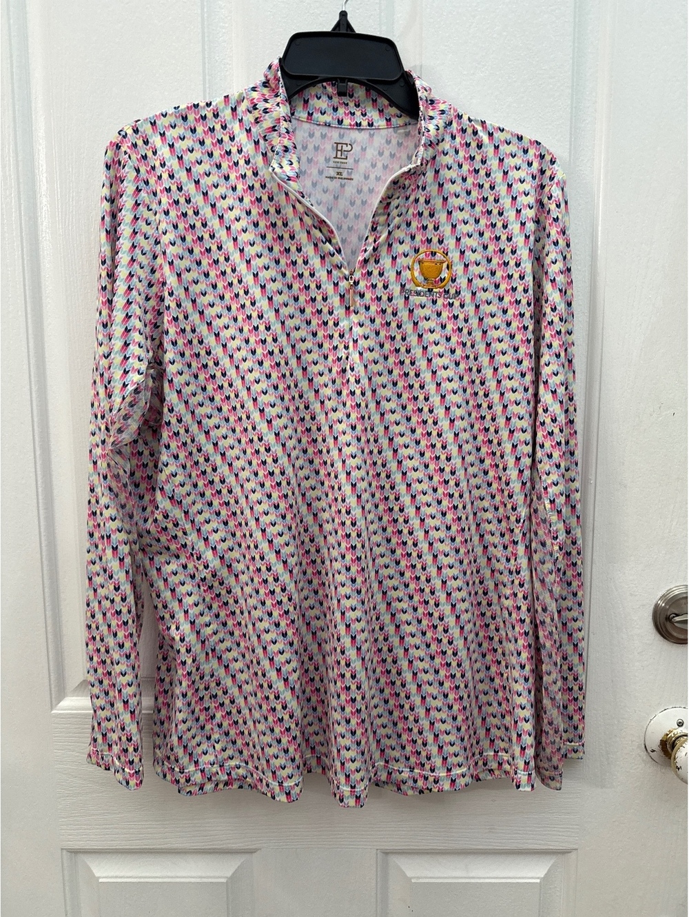 Presidents Cup-XL Women's Quarter-Zip Pullover with Colorful Arrow Pattern